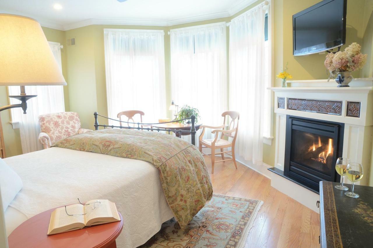 The Springwater Bed And Breakfast ซาราโทกาสปริงส์ ภายนอก รูปภาพ