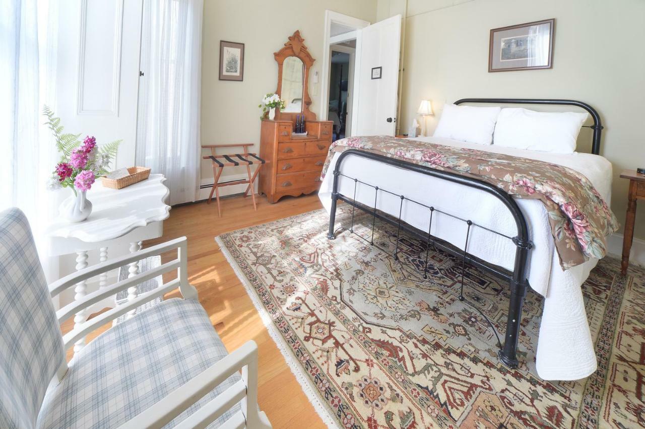 The Springwater Bed And Breakfast ซาราโทกาสปริงส์ ภายนอก รูปภาพ