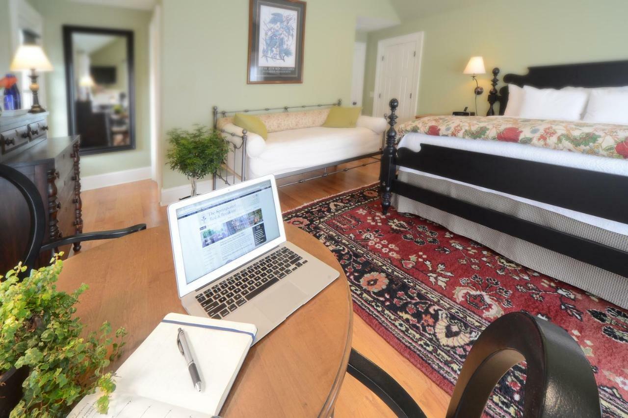 The Springwater Bed And Breakfast ซาราโทกาสปริงส์ ภายนอก รูปภาพ